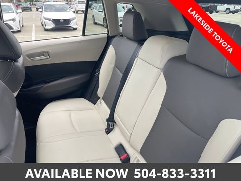 Used 2023 Toyota Corolla Cross XLE w/ Convenience Package AWD/4WD image 21