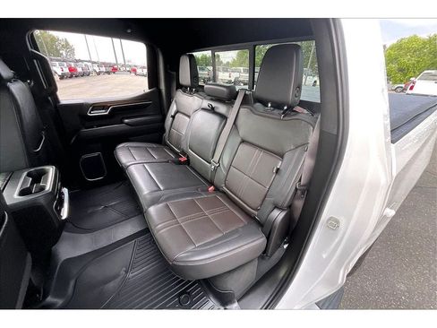 Used 2022 Chevrolet Silverado 1500 High Country w/ Technology Package AWD/4WD image 27