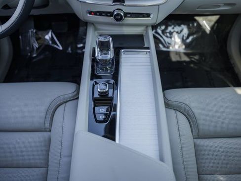 New 2026 Volvo XC60 B5 Ultra w/ Protection Package Premier image 27