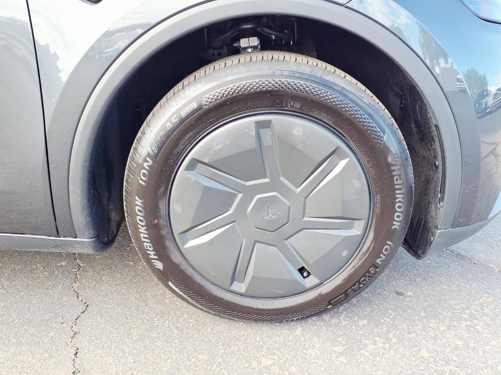 Used 2026 Tesla Model Y 2WD image 8
