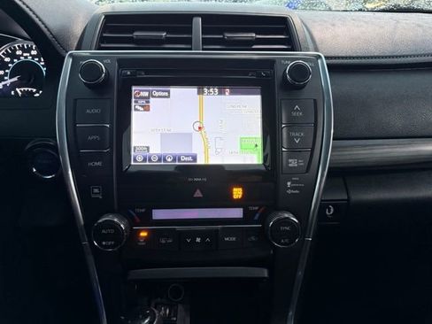 Used 2017 Toyota Camry XLE image 24