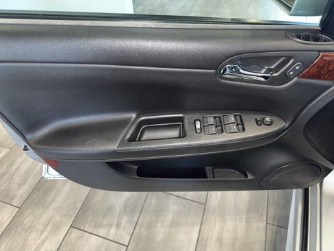 Used 2011 Chevrolet Impala LT image 22