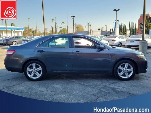 Used 2010 Toyota Camry image 4