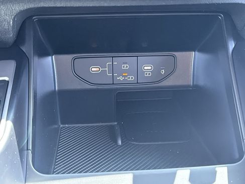 Used 2025 Kia Sorento S AWD/4WD image 24