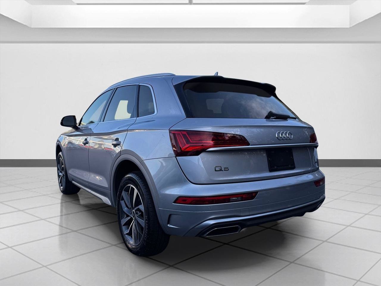 Used 2023 Audi Q5 2.0T Premium Plus w/ Premium Plus Package AWD/4WD image 7