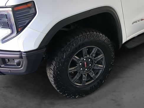 Used 2024 GMC Sierra 1500 AT4X image 7