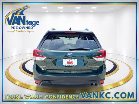 Certified 2024 Subaru Forester Premium AWD/4WD image 7