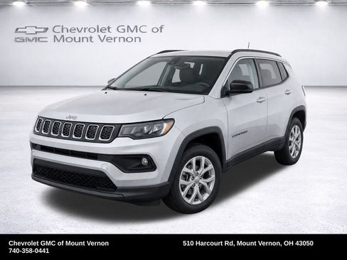Used 2024 Jeep Compass Latitude AWD/4WD image 32