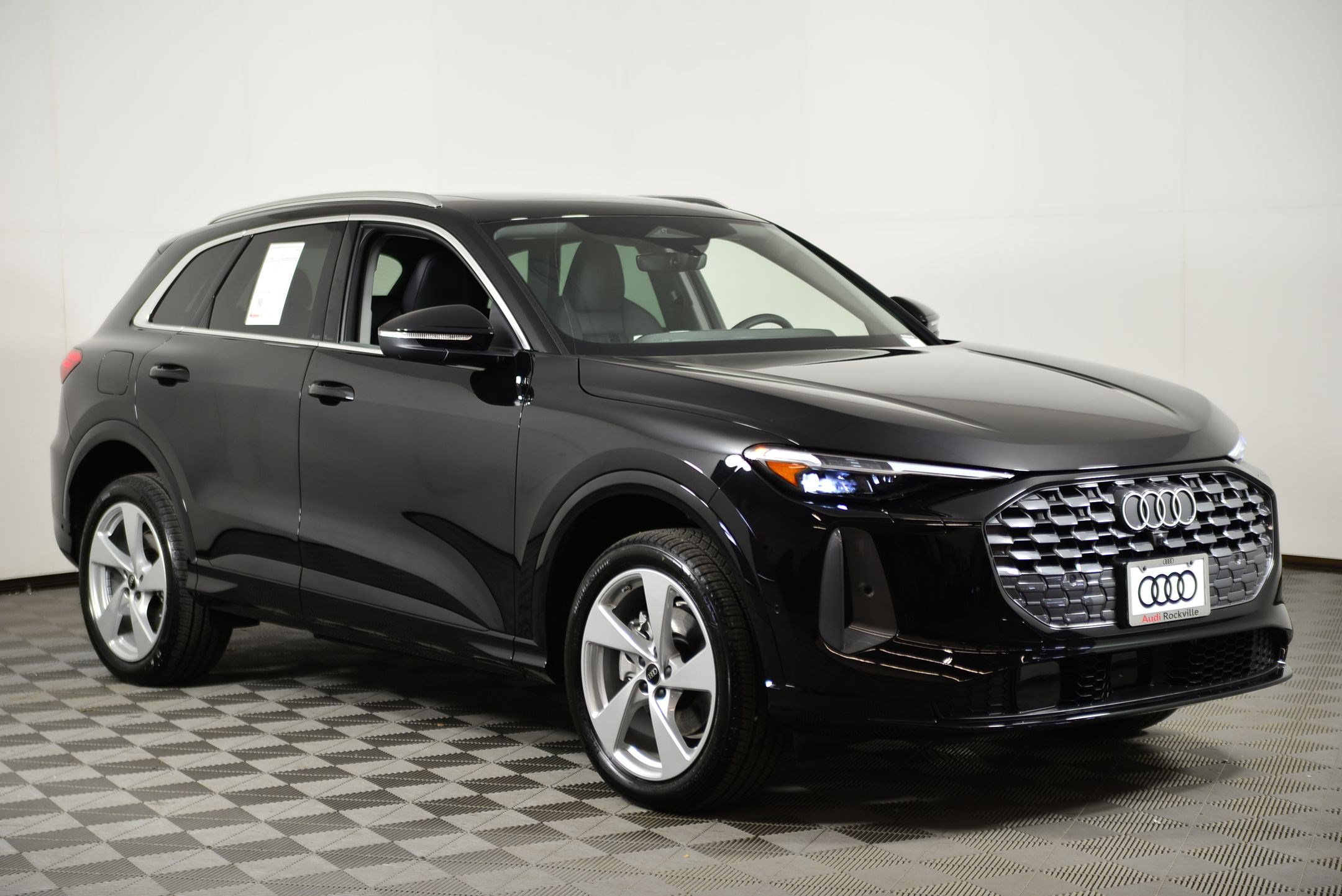 New 2025 Audi Q5 Premium Plus w/ Premium Plus AWD/4WD image 6