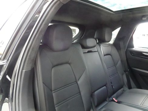 Used 2023 Porsche Cayenne Turbo S AWD/4WD image 24