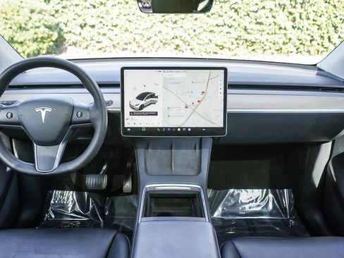 Used 2021 Tesla Model Y Long Range AWD/4WD image 12
