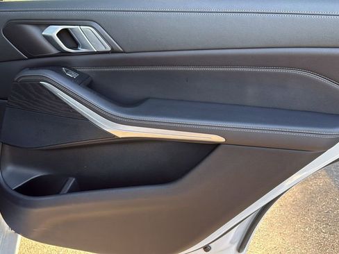 Used 2021 BMW X7 xDrive40i w/ Cold Weather Package image 27