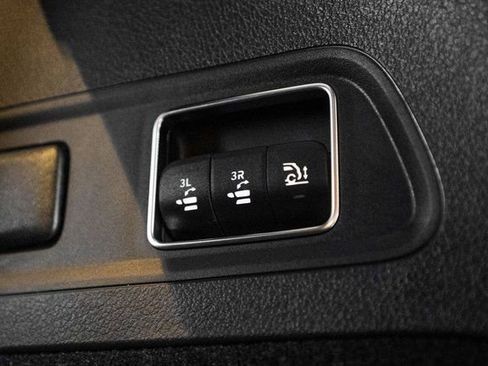 New 2026 Mercedes-Benz GLS 450 4MATIC image 39