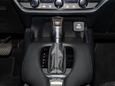 Used 2023 Honda HR-V LX image 23