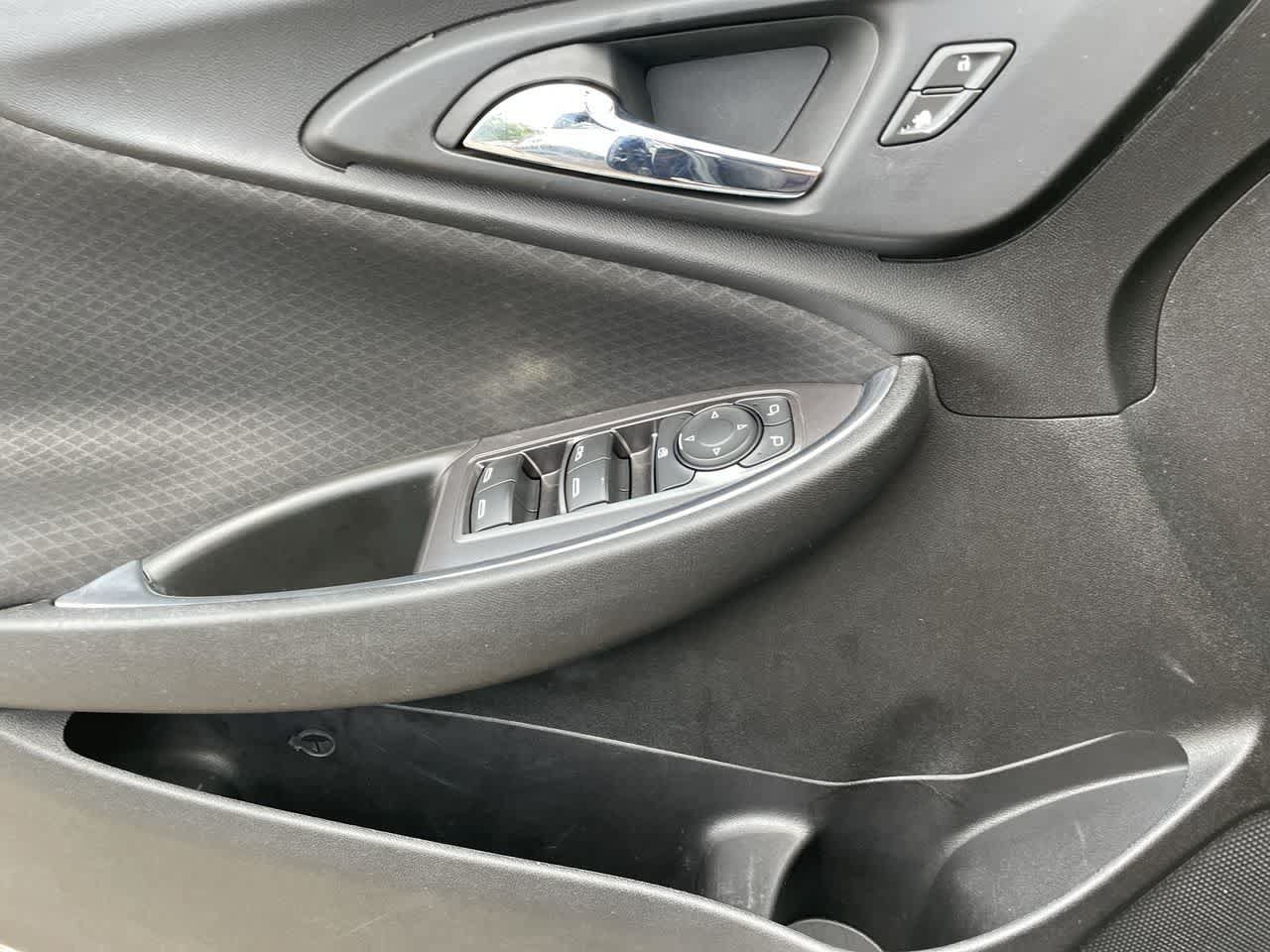 Used 2018 Chevrolet Malibu LT FWD image 27