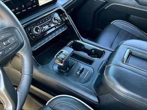 Used 2022 GMC Sierra 1500 AT4X image 18