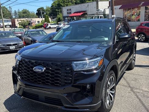 Used 2025 Ford Explorer ST-Line AWD/4WD image 6