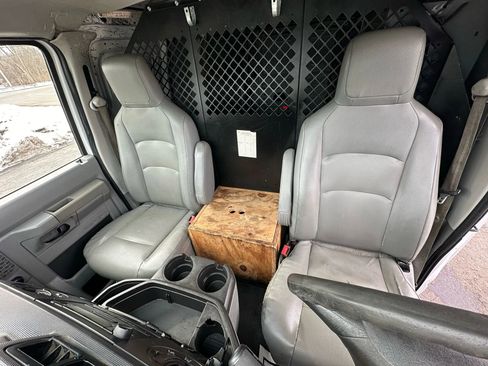 Used 2013 Ford E-250 and Econoline 250 image 14