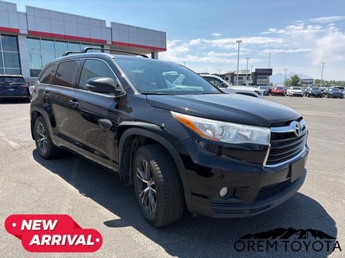 Used 2016 Toyota Highlander XLE AWD/4WD image 6