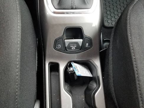 Certified 2022 Jeep Renegade Latitude w/ Convenience Group AWD/4WD image 22