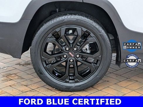 Used 2022 GMC Terrain SLE w/ Driver Convenience Package image 10