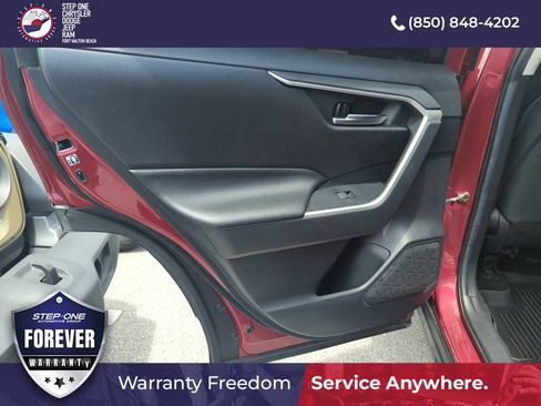 Used 2019 Toyota RAV4 XLE FWD image 28