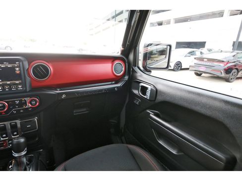 Used 2021 Jeep Wrangler Rubicon AWD/4WD image 12