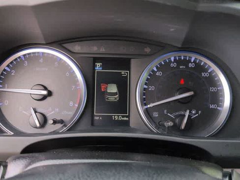 Used 2018 Toyota Highlander XLE FWD image 34