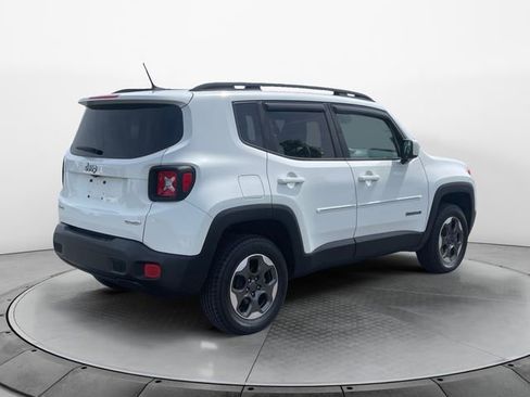 Used 2016 Jeep Renegade Latitude w/ Cold Weather Group image 5