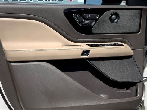 Used 2023 Lincoln Aviator Reserve w/ Equipment Group 201A image 22