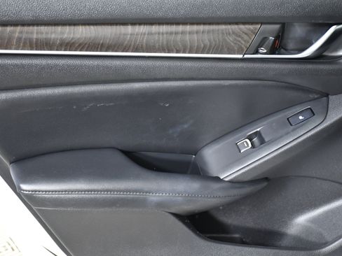 Used 2022 Honda Accord Touring image 23