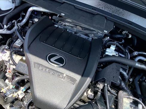 Used 2025 Lexus TX 500h AWD w/ Technology Package image 33