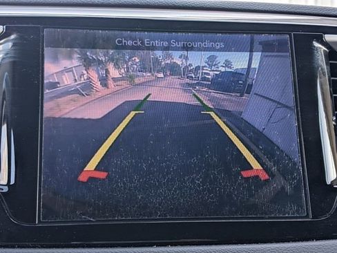 Used 2017 Chrysler Pacifica Touring-L image 21