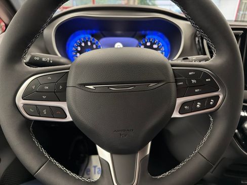 New 2027 Chrysler Pacifica LX FWD image 8