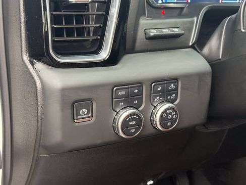 Used 2025 GMC Sierra 1500 Denali Ultimate AWD/4WD image 11