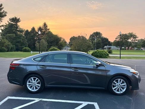 Used 2015 Toyota Avalon XLE FWD image 4