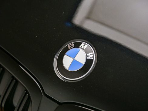 Certified 2023 BMW 330i Sedan w/ M Sport Package RWD image 9