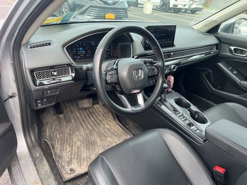 Used 2023 Honda Civic Touring image 5