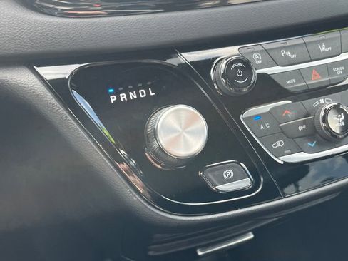 Used 2025 Chrysler Pacifica Select FWD image 26