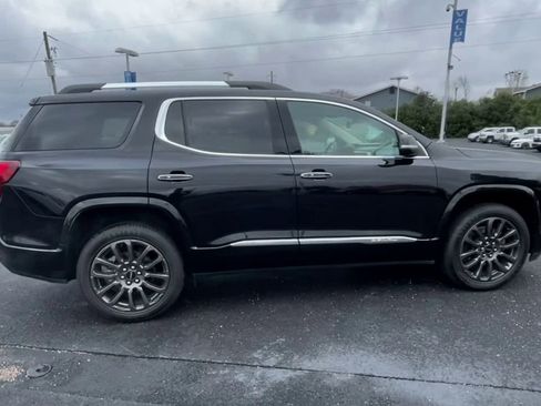 Used 2023 GMC Acadia Denali w/ Black Diamond Edition image 9