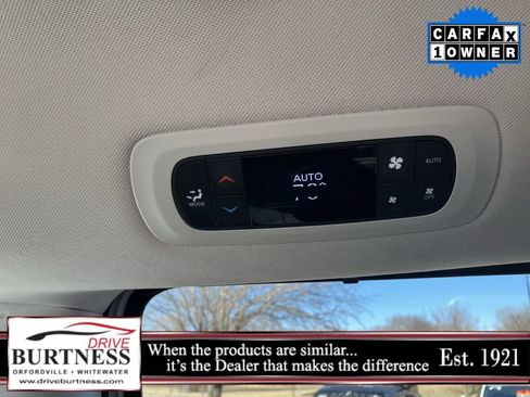 Used 2024 Chrysler Pacifica Touring-L FWD image 46