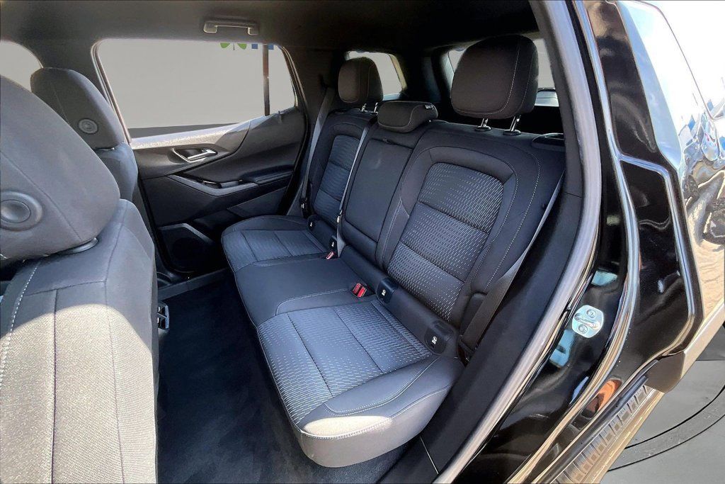 Used 2025 Chevrolet Equinox LT AWD/4WD image 25