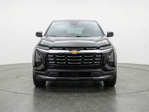 Used 2025 Chevrolet Equinox LT FWD image 2