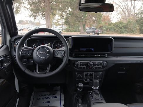 New 2025 Jeep Gladiator Sport image 7