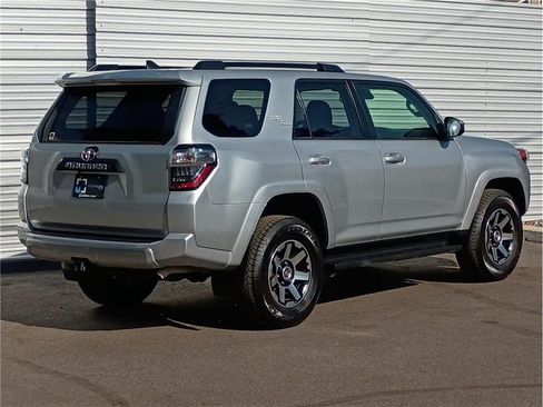 Used 2024 Toyota 4Runner TRD Off-Road AWD/4WD image 3