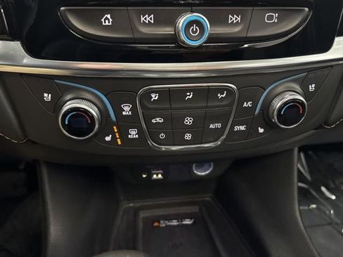 Used 2021 Chevrolet Traverse Premier image 39