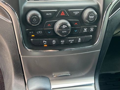 Used 2018 Jeep Grand Cherokee Limited AWD/4WD image 30