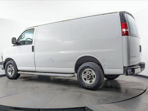 Used 2018 GMC Savana 2500 w/ Driver Convenience Package RWD image 6