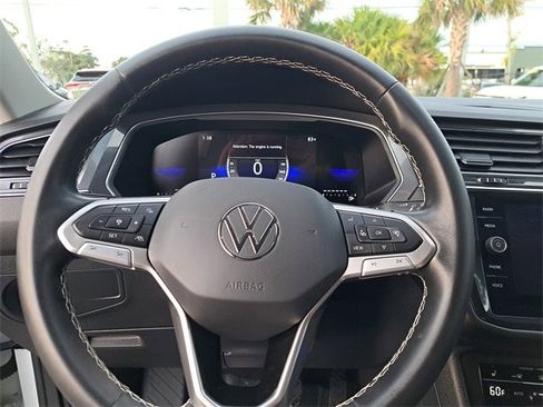 Certified 2023 Volkswagen Tiguan SE image 18