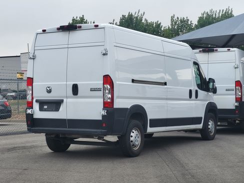 Used 2025 RAM ProMaster 2500 w/ Convenience Group FWD image 2